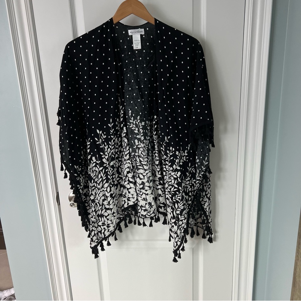 Northern reflections black and white  kimono with tassels o/s